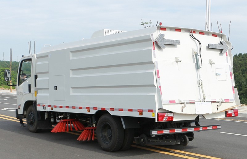 多利卡D7掃路車8噸掃路車 多利卡D7掃路車8噸掃路車圖片