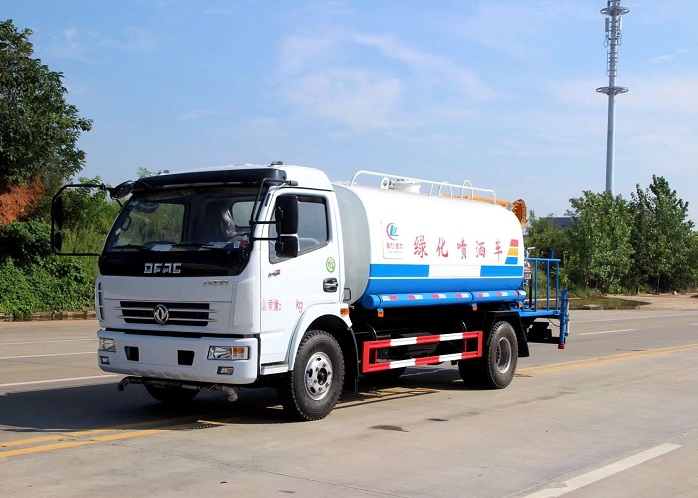 東風(fēng)大多利6方抑塵噴霧綠化噴灑車