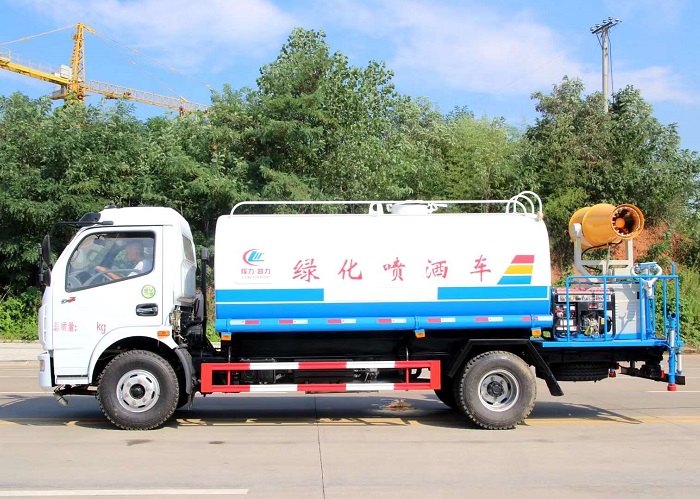 東風(fēng)大多利6方抑塵噴霧綠化噴灑車圖片