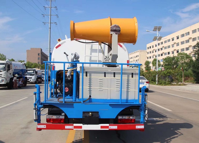 東風(fēng)大多利6方抑塵噴霧綠化噴灑車圖片