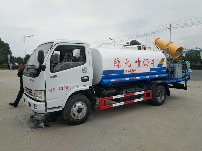 東風(fēng)小多利卡噴霧抑塵綠化噴灑車圖片