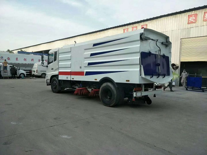 東風天錦掃路車圖片