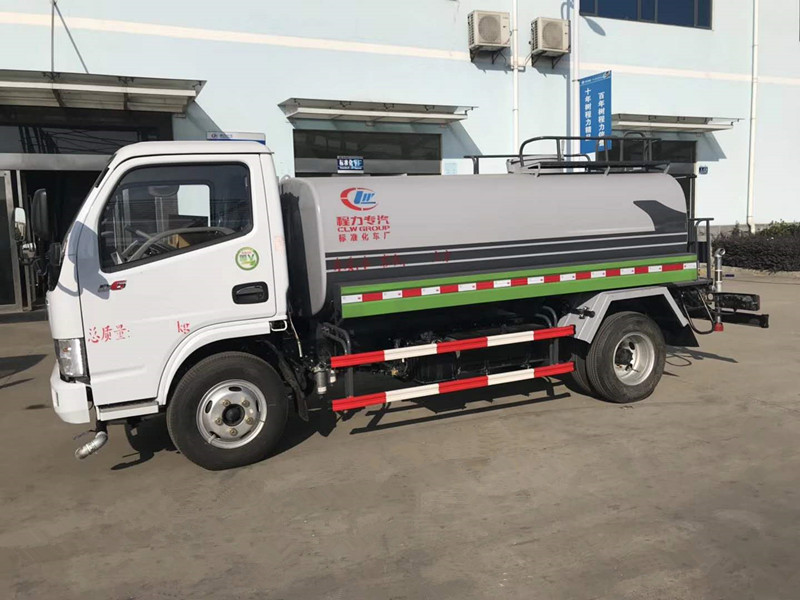 東風小多利卡灑水車（國五5方）圖片