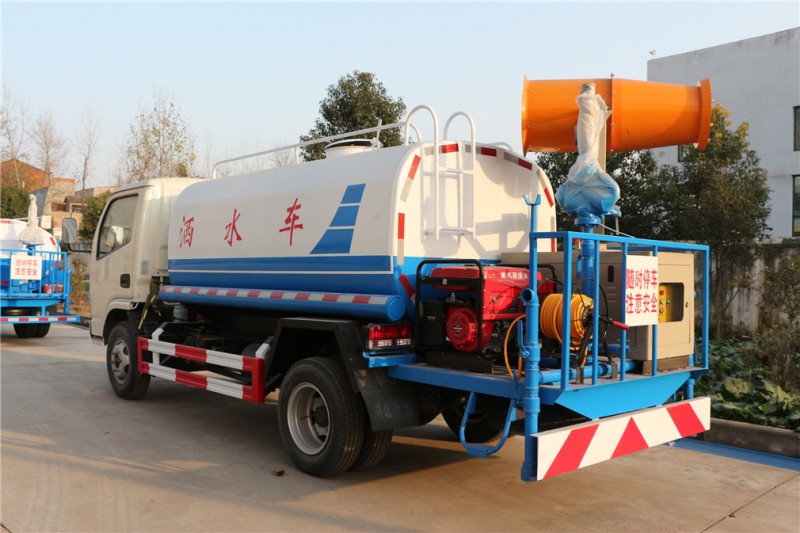 東風多利卡(3方)綠化噴灑車 東風多利卡(3方)綠化噴灑車圖片