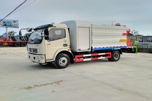 東風大多利卡抑塵車(方形6.5噸、30-50米霧炮、單排駕駛室) 東風大多利卡抑塵車(方形6.5噸、30-50米霧炮、單排駕駛室)圖片