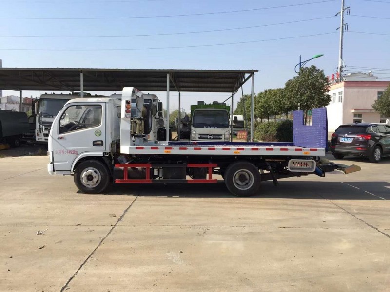 東風(fēng)多利卡藍(lán)牌一拖二清障車