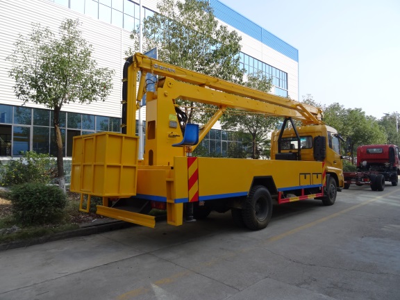 東風天錦20-22米高空作業車圖片