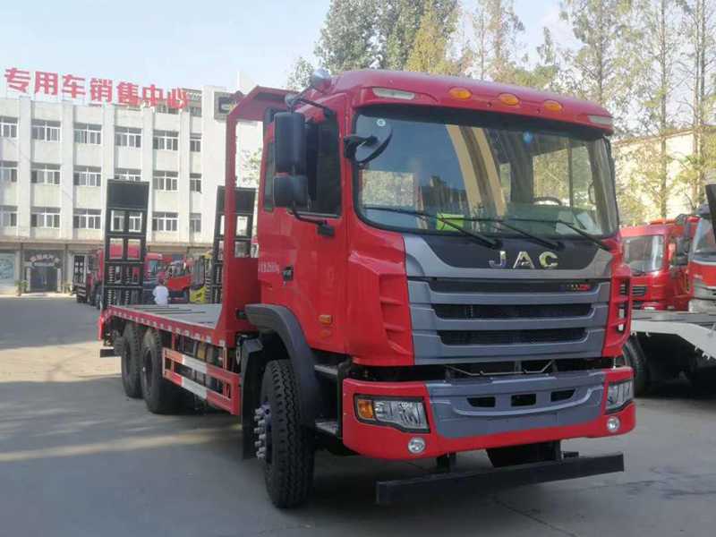 江淮后八輪平板運(yùn)輸車(chē)