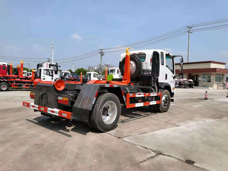 大運勾臂式垃圾車(黃牌) 大運勾臂式垃圾車(黃牌)圖片