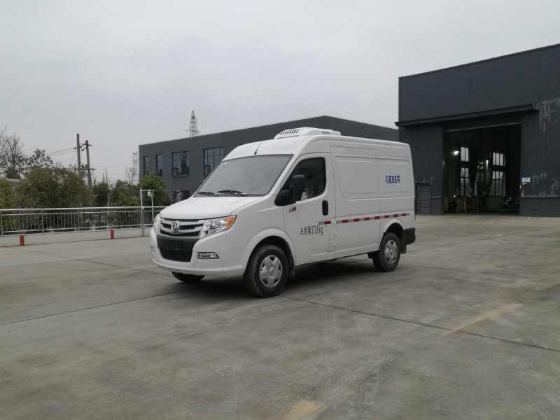 東風(fēng)御風(fēng)短軸柴油面包冷藏車